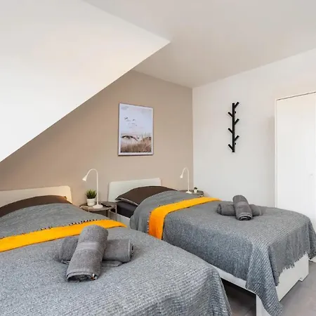 Spacious In For 7 People! Daire Baesweiler