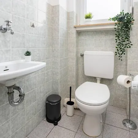 Spacious In For 7 People! *