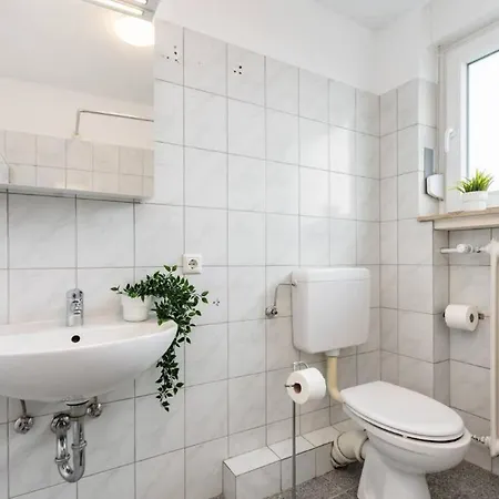 Spacious In For 7 People! *